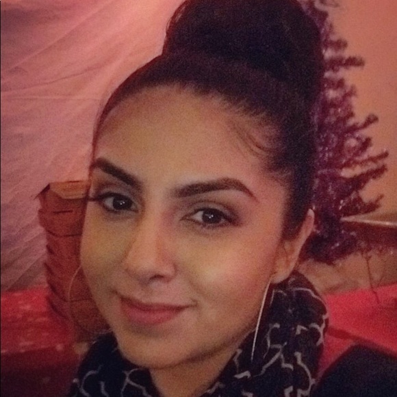 Meet your Posher, Karenn - Picture 1 of 1